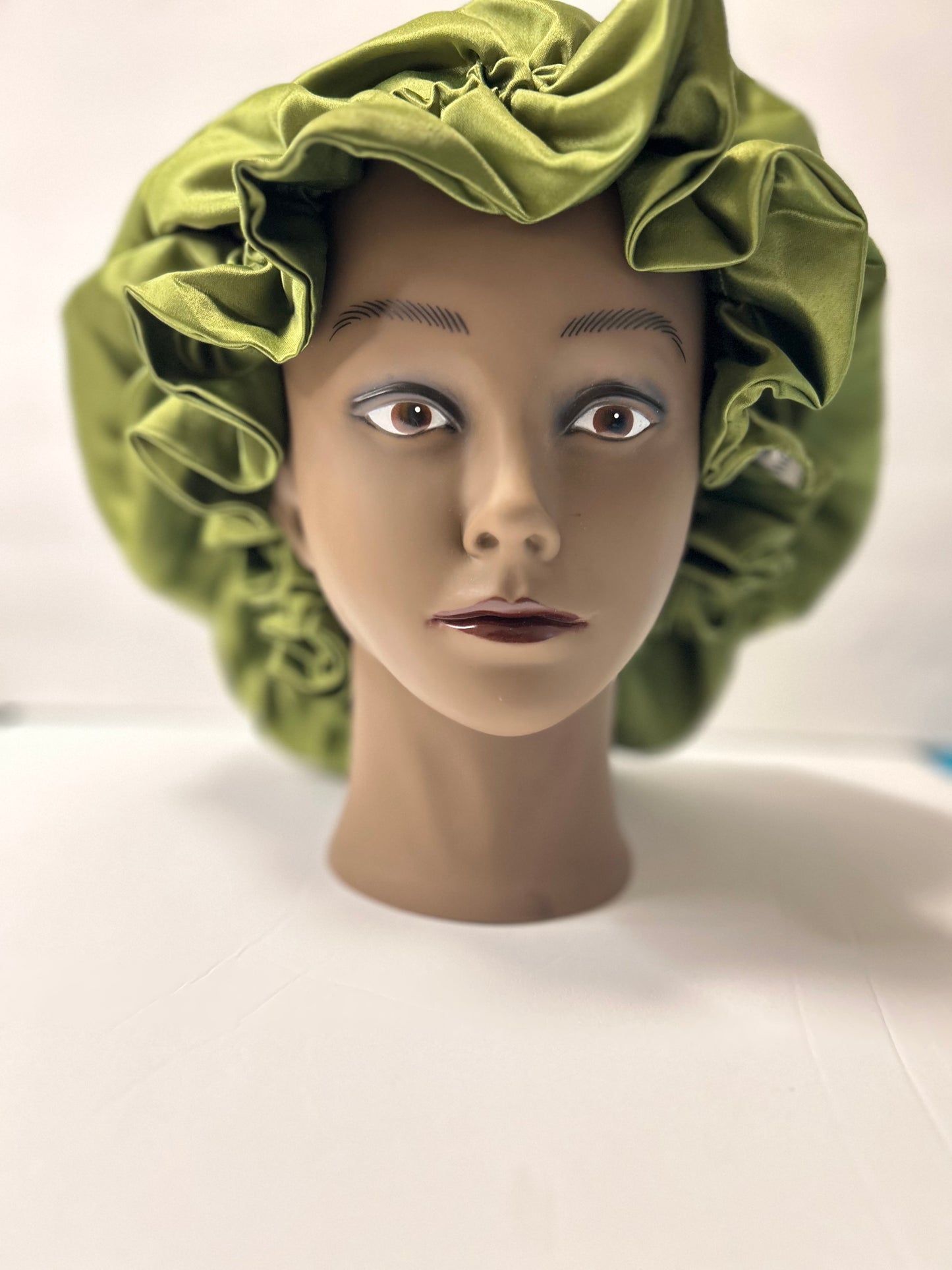 Maxi Satin Bonnets